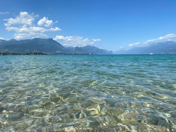 Garden Residence Appartamento Con Terrazzo E Piscina Desenzano del Garda Eksteriør billede