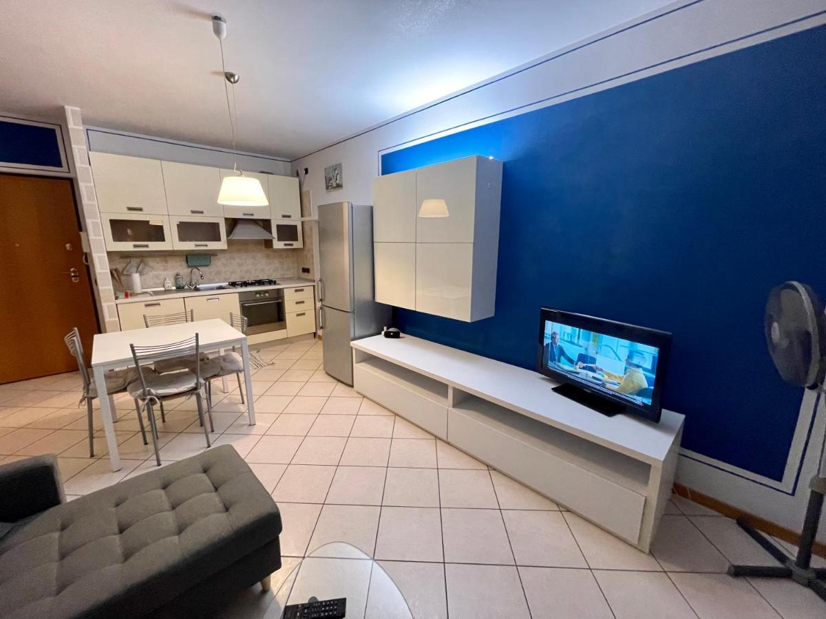 Garden Residence Appartamento Con Terrazzo E Piscina Desenzano del Garda Eksteriør billede