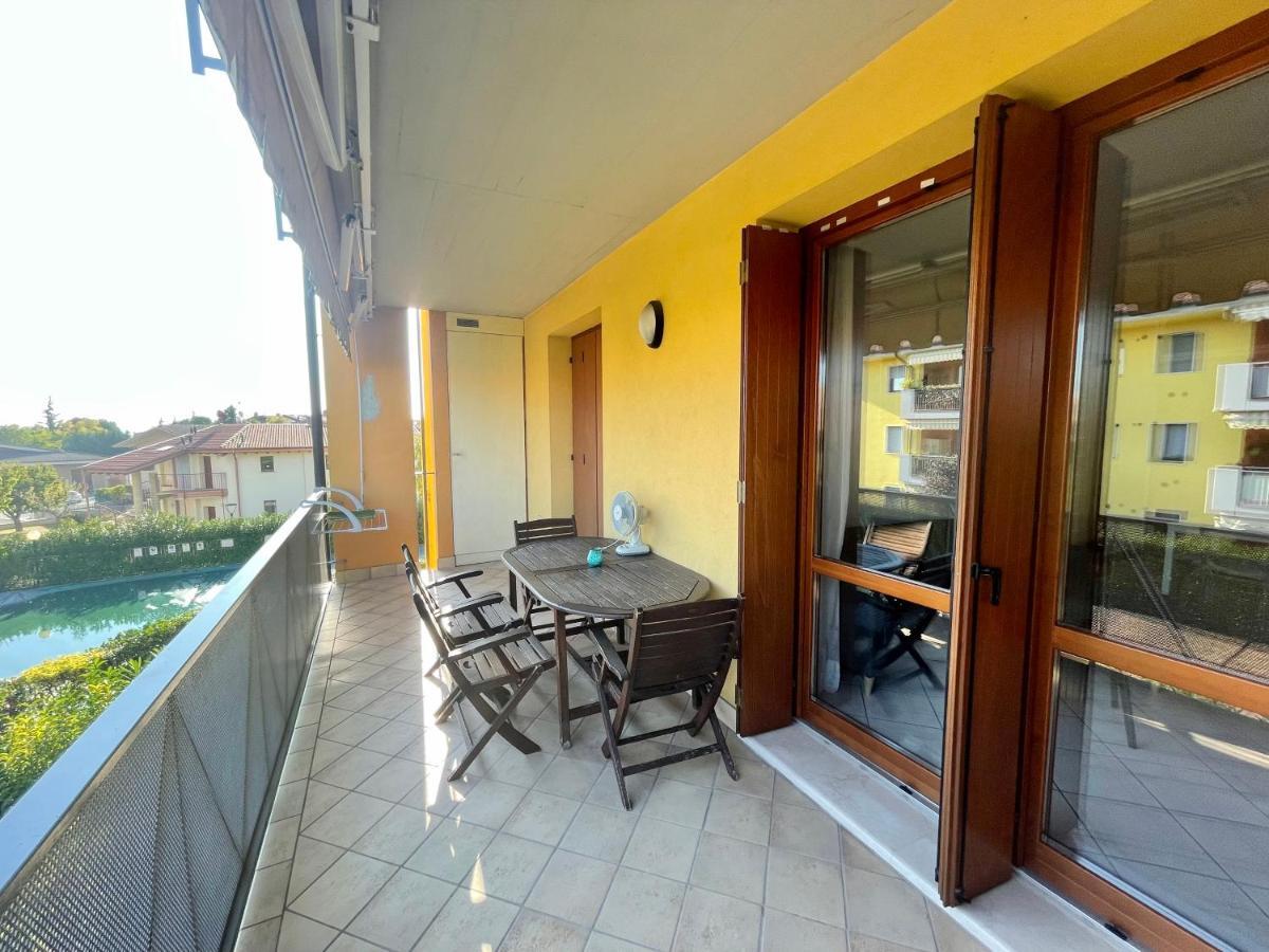 Garden Residence Appartamento Con Terrazzo E Piscina Desenzano del Garda Eksteriør billede