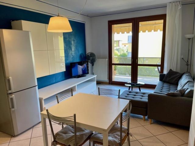 Garden Residence Appartamento Con Terrazzo E Piscina Desenzano del Garda Eksteriør billede