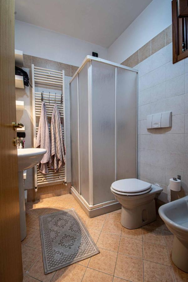 Garden Residence Appartamento Con Terrazzo E Piscina Desenzano del Garda Eksteriør billede