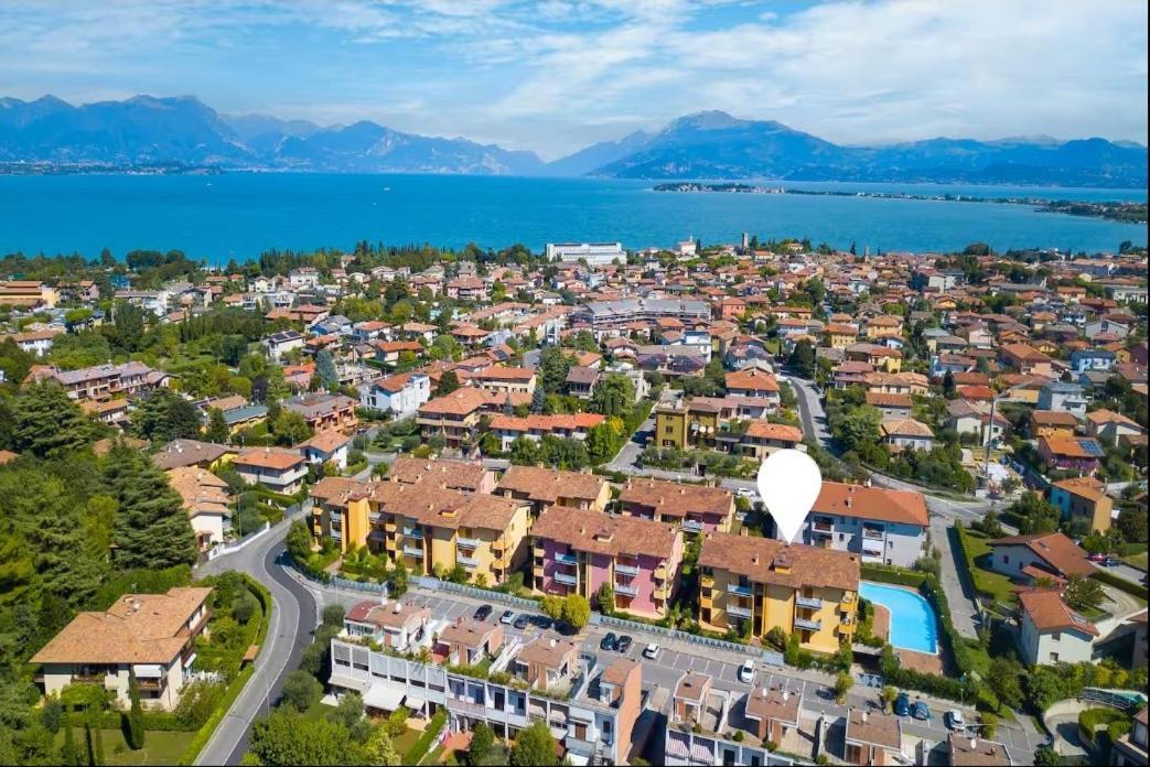 Garden Residence Appartamento Con Terrazzo E Piscina Desenzano del Garda Eksteriør billede